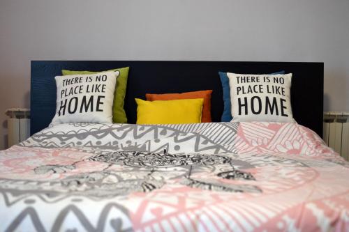 City Center Lovely Studio Apartment - main image