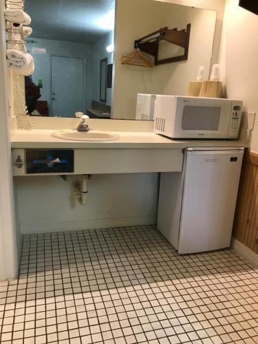 Flamingo Inn – Kissimmee, FL