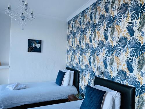 Four Oaks Hotel - image 3