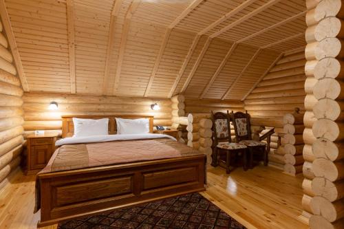 1 king bed, 1 twin bed, 1 sofa bed