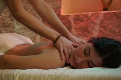 Inghirios Wellness Country Resort - 마사지