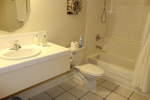 Maria's Creekside B&B - image 3