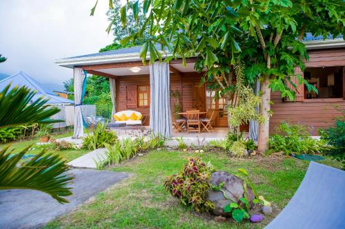 Villa A rabica - Extrait de Café (Villa A rabica - Extrait de Cafe) in Πουάντ-Νουάρ