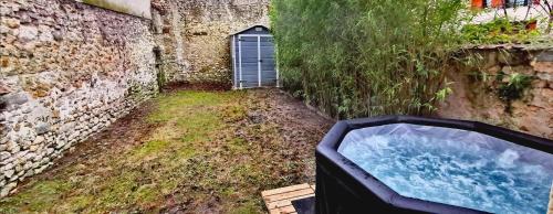 Suite Barthelemy - Spa et Sauna in Melun