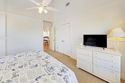 Beachside “Daydream Hideaway” w/ Vast Gulf Views home - main image