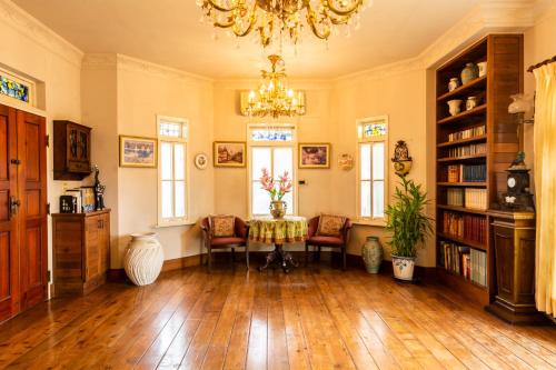 Victoria Manor in Linluo Township