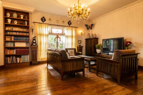 Victoria Manor in Linluo Township