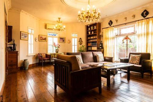 Victoria Manor in Linluo Township