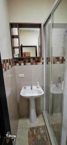 Habitacion A independiente para parejas o ejecutivos