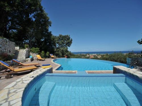  Villa Melenia in Almiros Beach