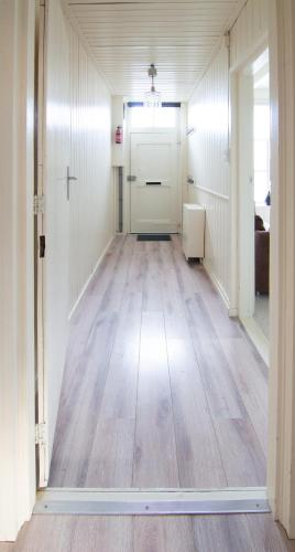 Εξωτερική όψη, Vissershuisje aan de waddenzee in Ντόνγκεραντίλ