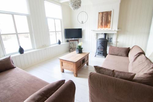 Vissershuisje aan de waddenzee in Ντόνγκεραντίλ