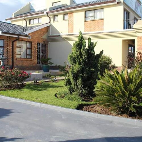 Exterior view, Max B&B in Sunnyridge