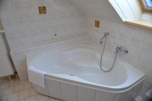 Bathroom, Ferienwohnung im Alten Zollhaus in Oberwiesenthal