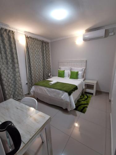 Vista exterior, The Zion Hill in Sunnyridge