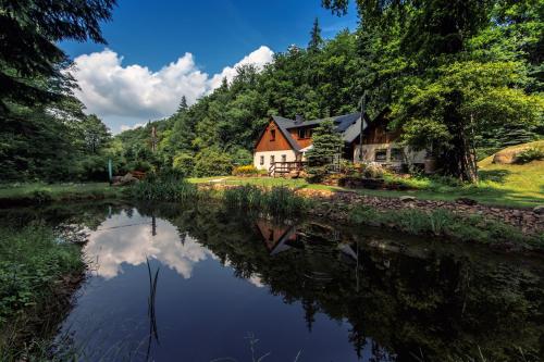 B&B Oppach - Ferienhaus Jägerhaus Oppach Privathaus - Bed and Breakfast Oppach