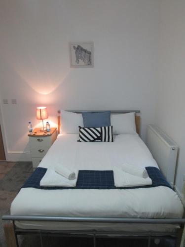 En-Suite Large Double Room with Communal Patio