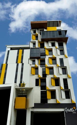 Yello Hotel