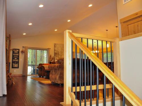 Becka Lake Retreat home - image 2