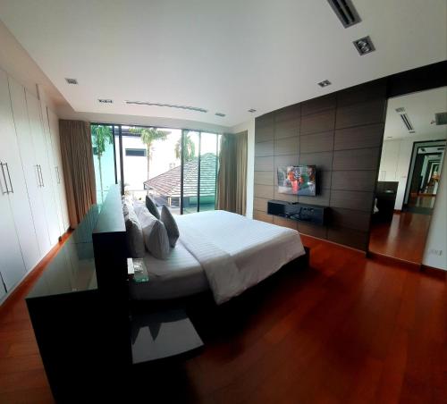 Eden Villa Phuket