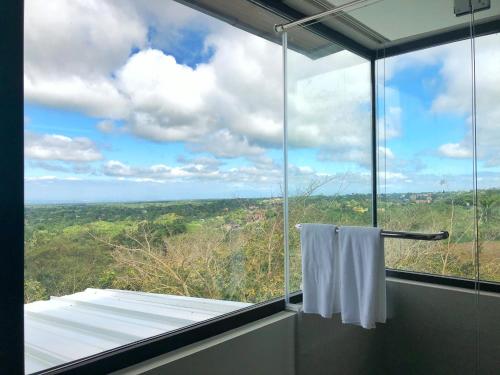 Girasol Tagaytay Room Type - King Suite with Balcony