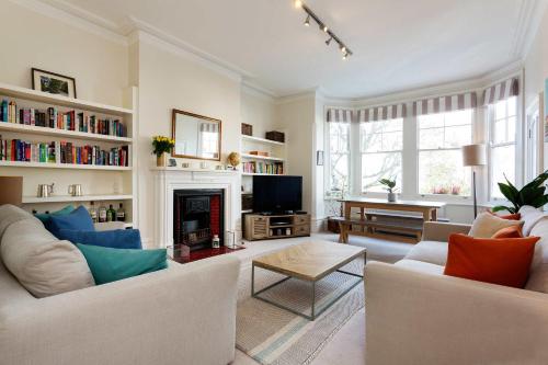 Veeve - Cosy On The Common, , London