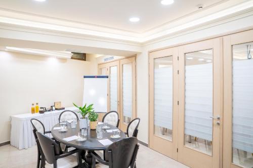 Üzleti központ, Olympus Terra Boutique Hotel in Larisa