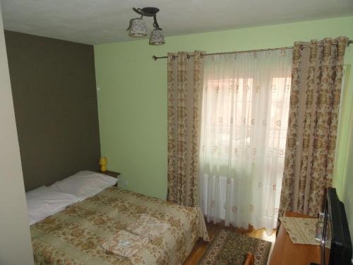 2 twin beds
