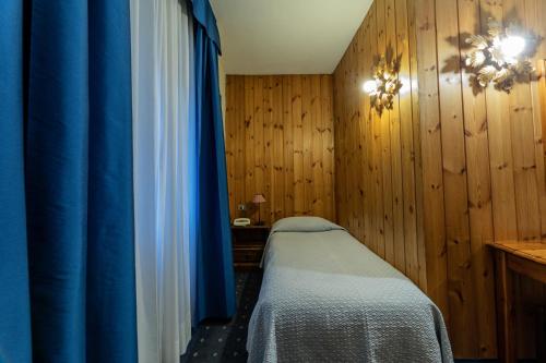 1 twin bed