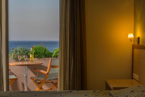 Balcony/terrace, Alianthos Beach Hotel in Plakias
