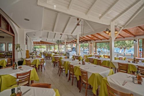 Restaurant, Alianthos Beach Hotel in Plakias