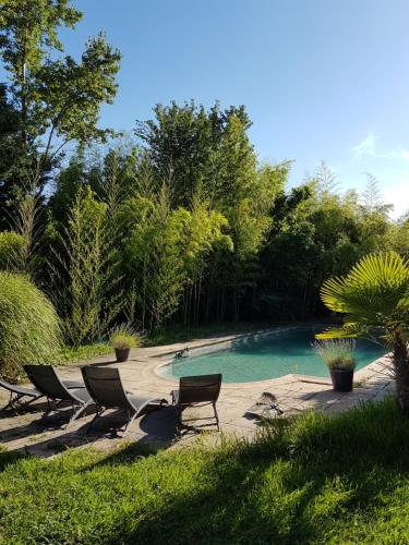 Jolie maison de charme avec piscine proche Avignon gîte à louer Morières-lès-Avignon