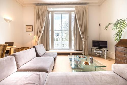 Palace Gardens Terrace 1 Bedroom, Kensington, London