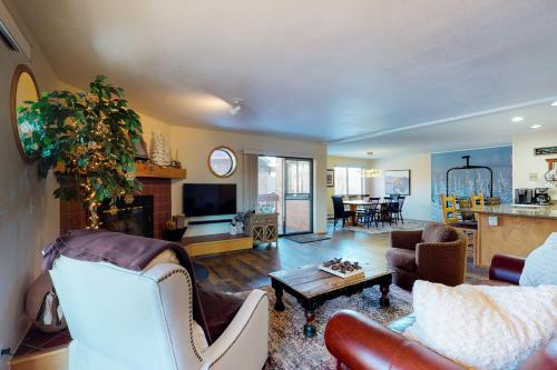 Lagoon Drive Condos - image 5