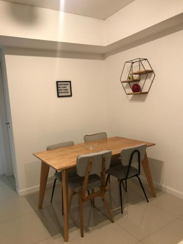 One-Bedroom Apartment image 10