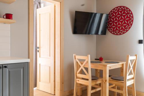 Apartment with Mountain View image 5