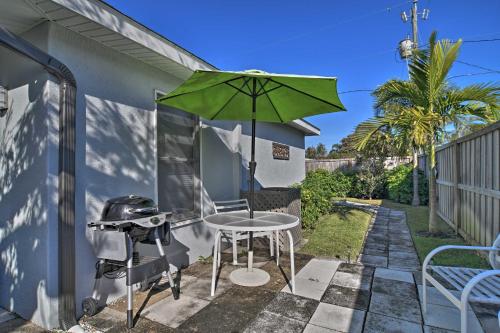 Charming Sarasota Studio with Pool Near Siesta Beach! - main image