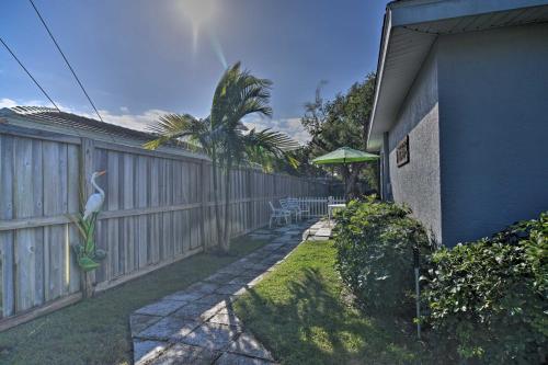 Charming Sarasota Studio with Pool Near Siesta Beach! - image 3
