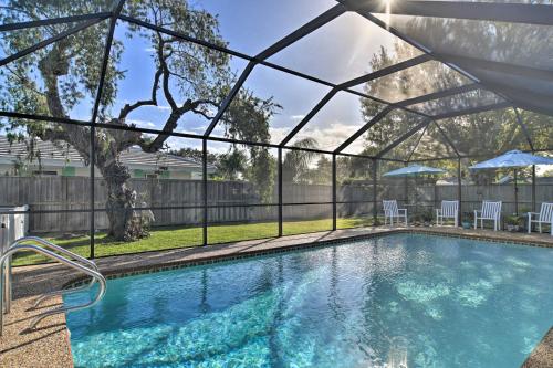 Charming Sarasota Studio with Pool Near Siesta Beach! - image 3