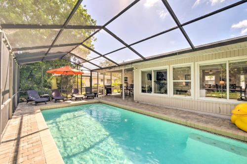 Updated Home with Pvt Pool Less Than 10 Mins to Siesta Key - image 3