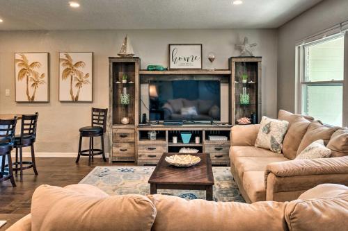 Updated Home with Pvt Pool Less Than 10 Mins to Siesta Key - image 8