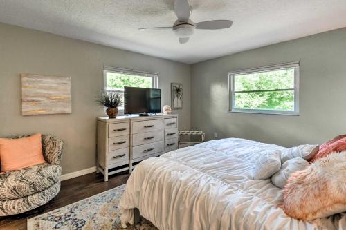 Updated Home with Pvt Pool Less Than 10 Mins to Siesta Key - image 12