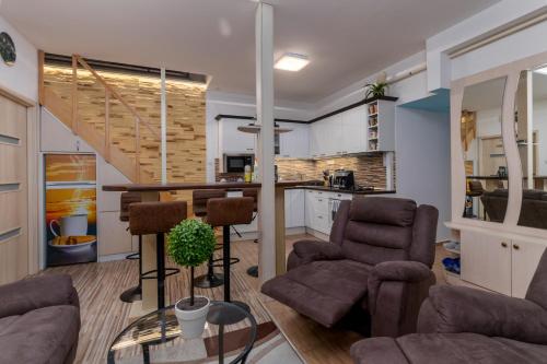 Fireworks Rakoczi - FREE PARKING - 3 BEDROOMS - 2 BATHROOMS