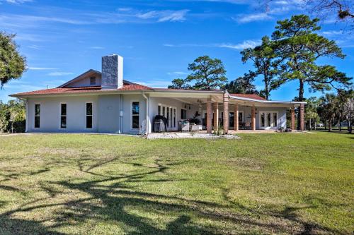 Updated Waterfront Crystal River Retreat with Dock! - main image