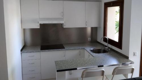 Apartamento renovado, luminoso, a 300m de la playa