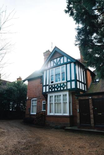 The Little Stratford Apartment & A Free Parking Space, , Warwickshire