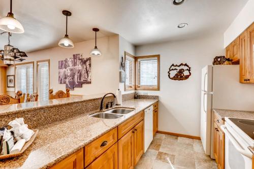 Ski Run Condominiums #108 - main image