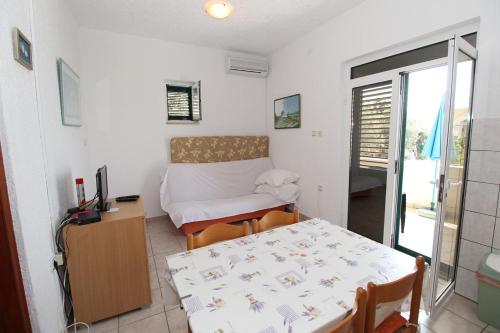 Apartments by the sea Mandre, Pag - 4084
