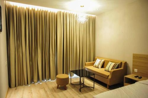 Queen studio Nha Trang