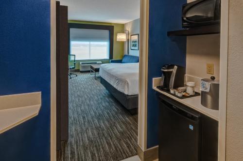 Holiday Inn Express Hotel & Suites Jackson Northeast, an IHG Hotel